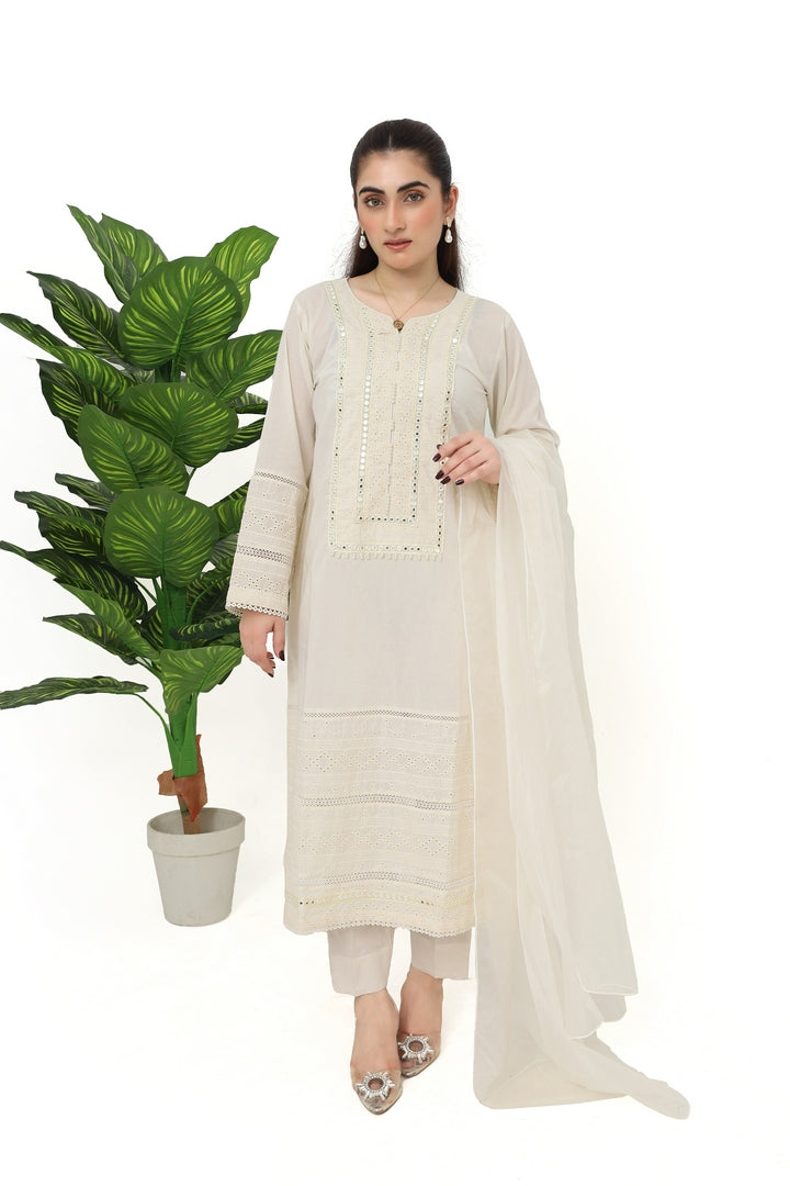 Ivory Glow – Stitched Embroidered Lawn 3 Piece