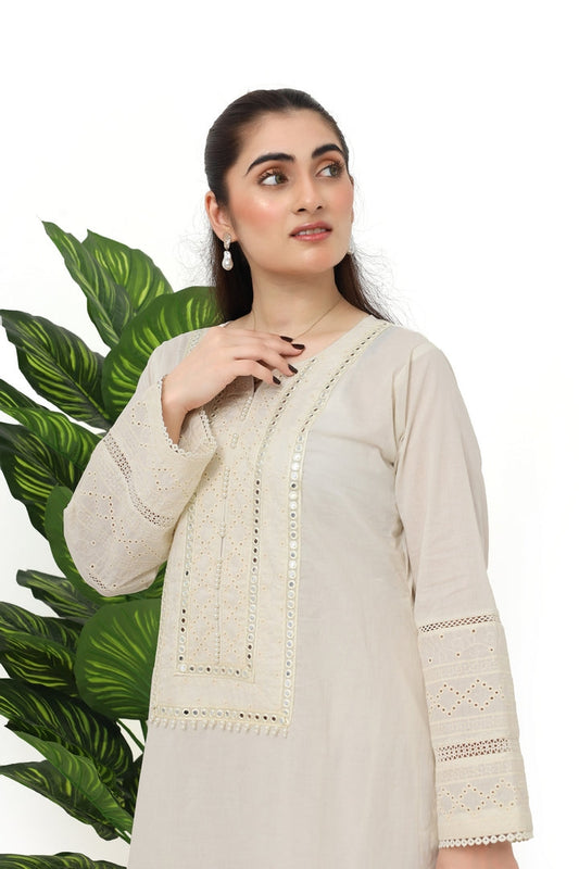 Ivory Glow – Stitched Embroidered Lawn 3 Piece